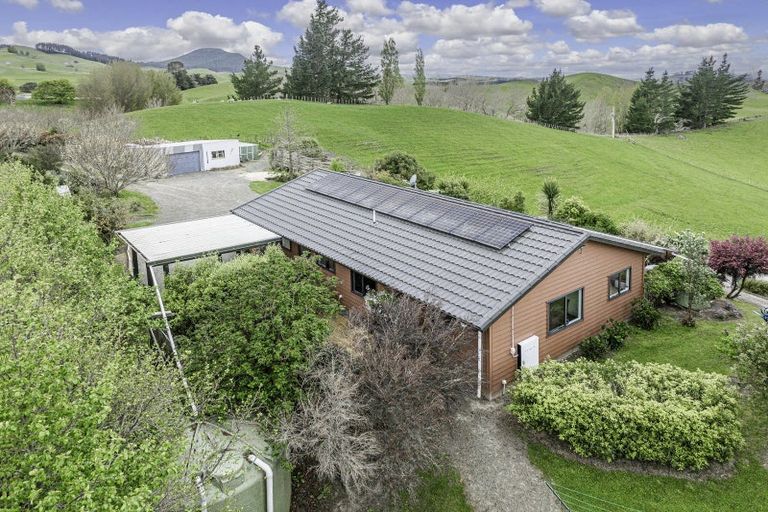 Photo of property in 1215 Taihape Road, Sherenden, Hastings, 4179