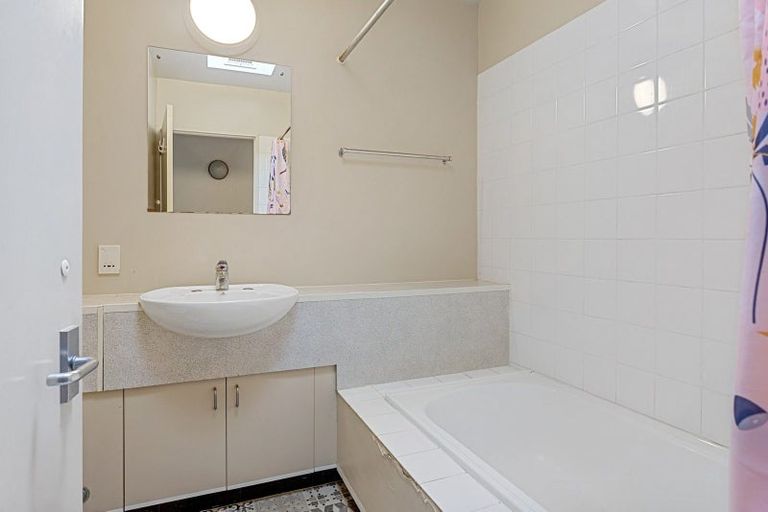 Photo of property in 2/28 Armagh Street, Christchurch Central, Christchurch, 8013