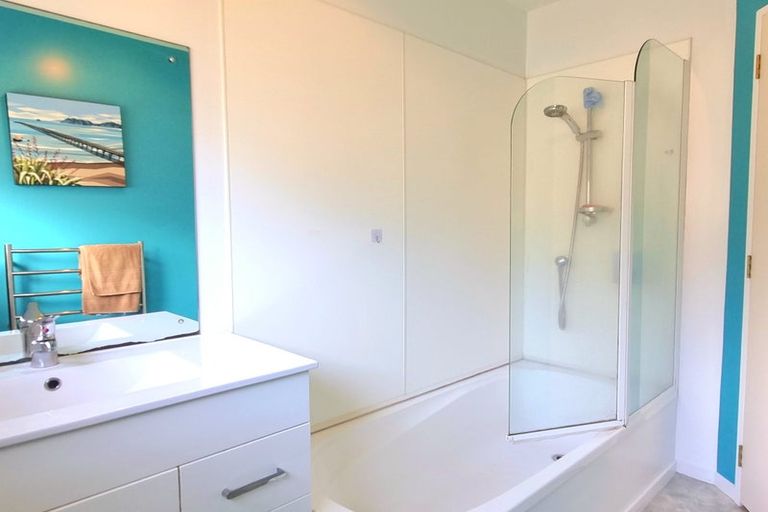 Photo of property in 15 Palmgreen Court, Stanmore Bay, Whangaparaoa, 0932
