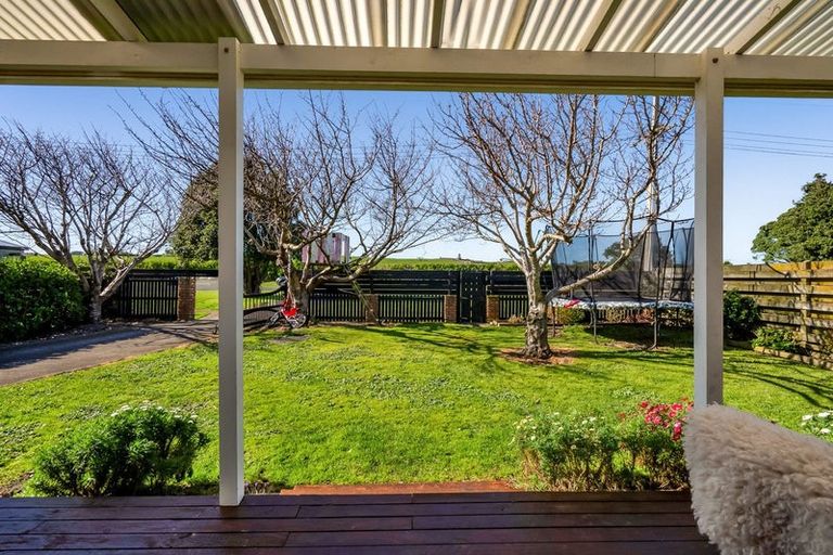 Photo of property in 2 Ohawe Terrace, Ohawe, Hawera, 4671