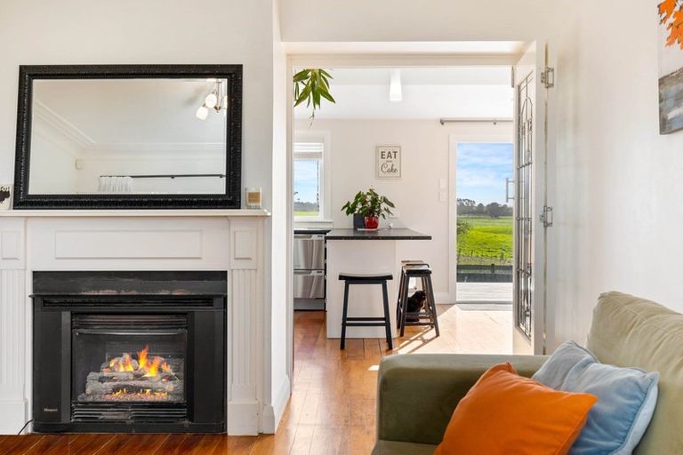 Photo of property in 70 Rimmer Road, Helensville, 0875