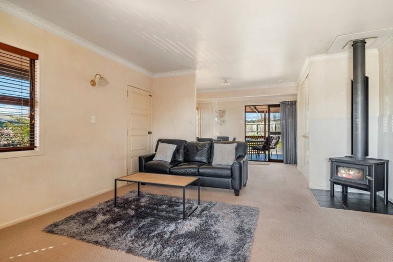 Photo of property in 17 Porikapa Road, Owhata, Rotorua, 3010