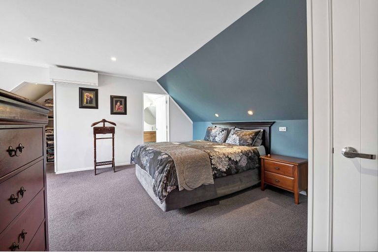 Photo of property in 5 Tamati Place, Merrilands, New Plymouth, 4312