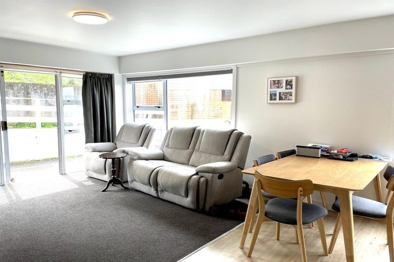 Photo of property in 32u8 Akaroa Drive, Maupuia, Wellington, 6022