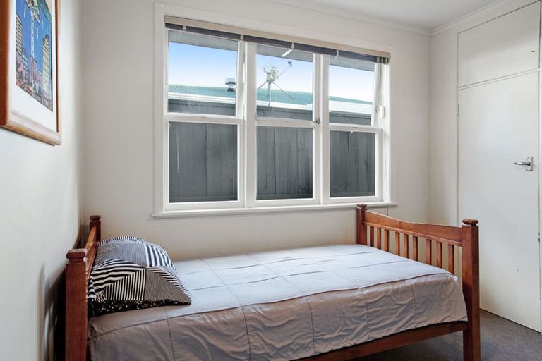 Photo of property in 84 Matipo Road, Te Atatu Peninsula, Auckland, 0610