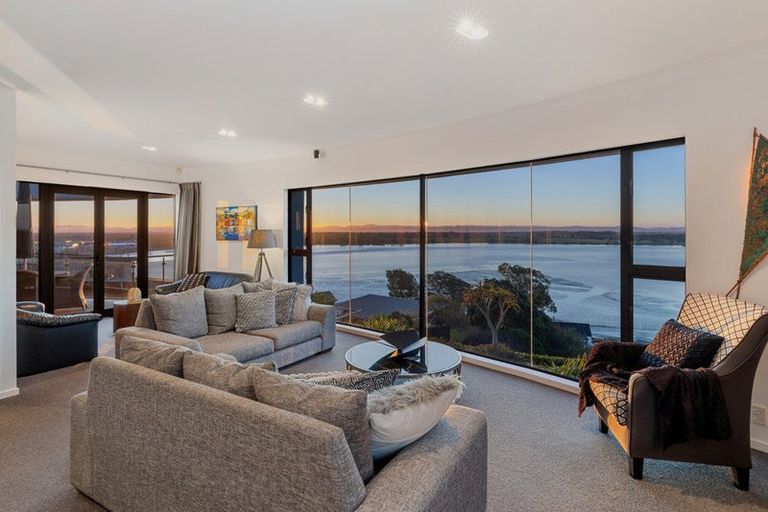 Photo of property in 11a Te Awakura Terrace, Mount Pleasant, Christchurch, 8081
