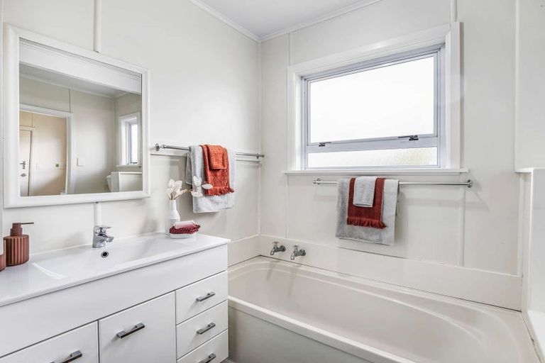 Photo of property in 26 Forbury Avenue, Takaro, Palmerston North, 4412