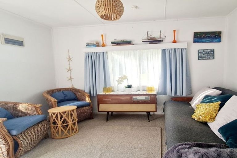 Photo of property in 44 Sea View Road, Baylys Beach, Dargaville, 0377