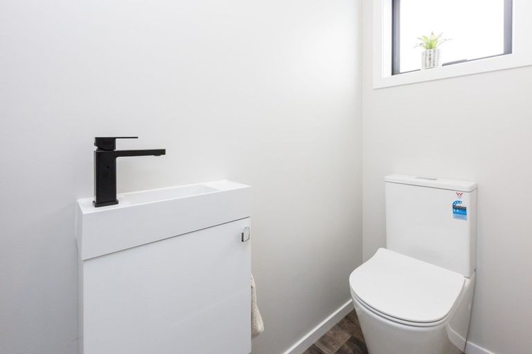 Photo of property in 42b Moeraki Road, Maoribank, Upper Hutt, 5018