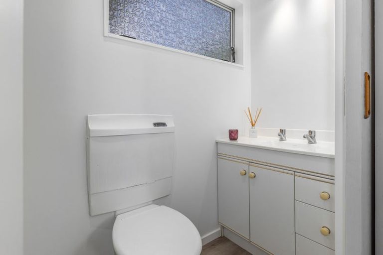 Photo of property in 3 Miro Road, Raumati South, Paraparaumu, 5032