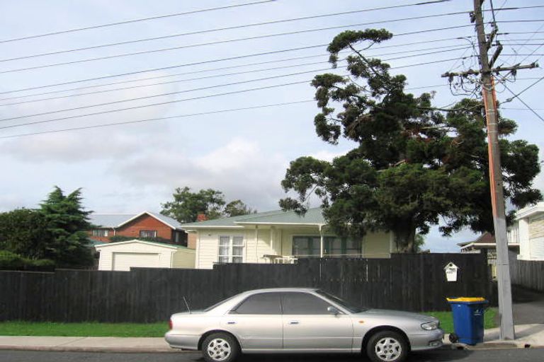 Photo of property in 1/84 Rosier Road, Glen Eden, Auckland, 0602