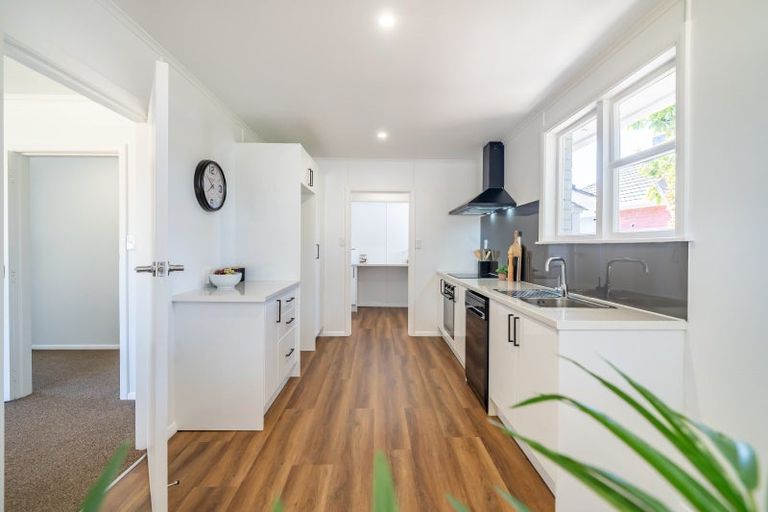 Photo of property in 14f1- Holdsworth Avenue, Trentham, Upper Hutt, 5018
