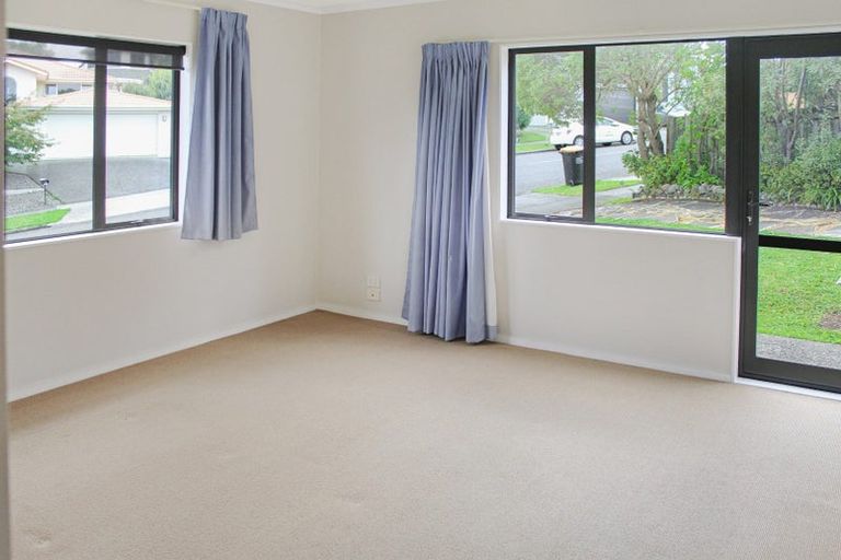 Photo of property in 8 Ruapehu Drive, Fitzherbert, Palmerston North, 4410
