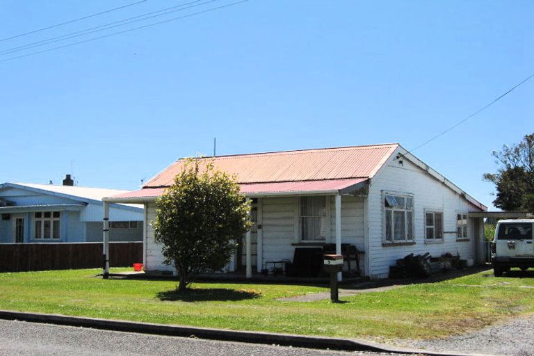 Photo of property in 3 Gladstone Street, Westport, 7825