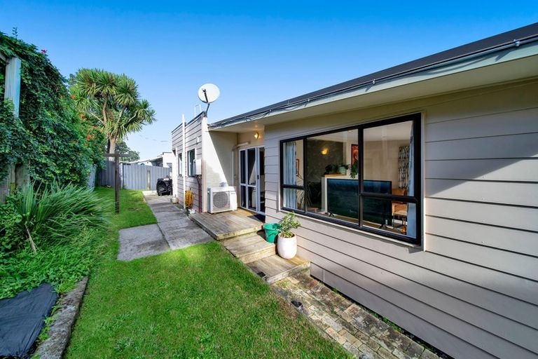 Photo of property in 118a South Road, Spotswood, New Plymouth, 4310