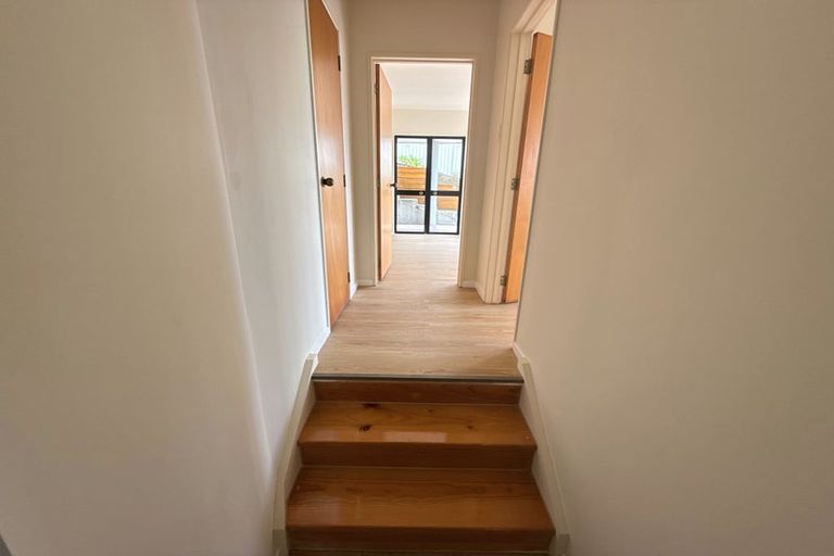 Photo of property in 16 Calypso Place, Rothesay Bay, Auckland, 0630