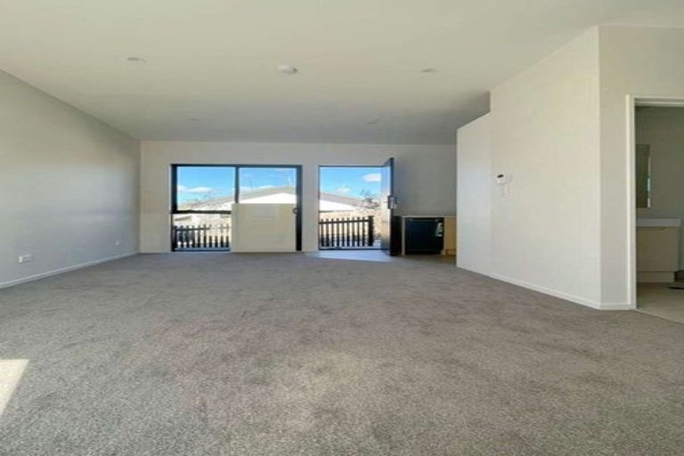 Photo of property in 2/26 Toru Street, Te Atatu Peninsula, Auckland, 0610