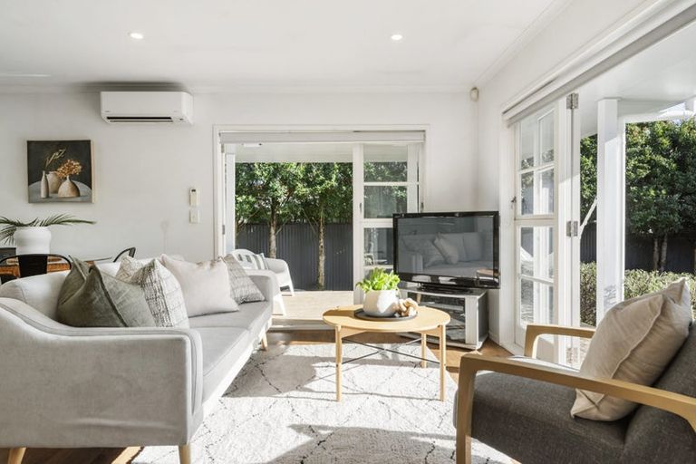 Photo of property in 7a Nelson Avenue, Northcote Point, Auckland, 0627