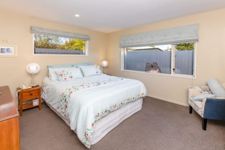 Photo of property in 4 Daniels Road, Redwood, Christchurch, 8051