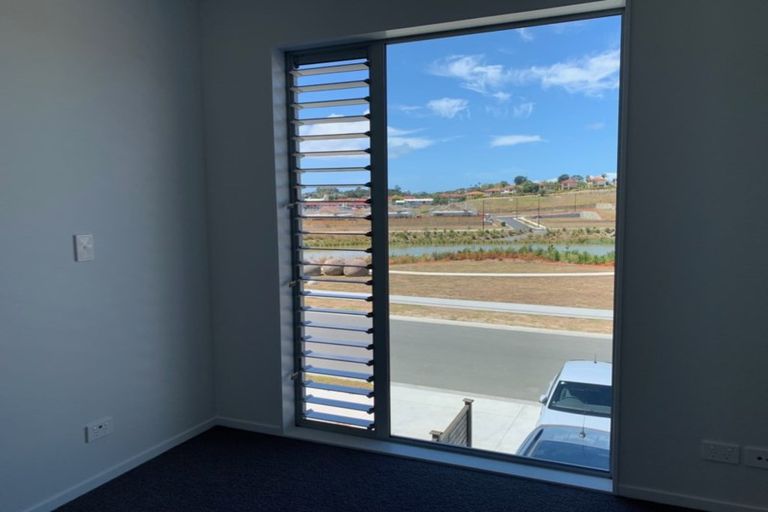 Photo of property in 36 Owen Chapman Drive, Red Beach, 0932