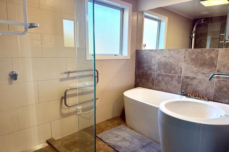 Photo of property in 4 Bateman Avenue, Bryndwr, Christchurch, 8053