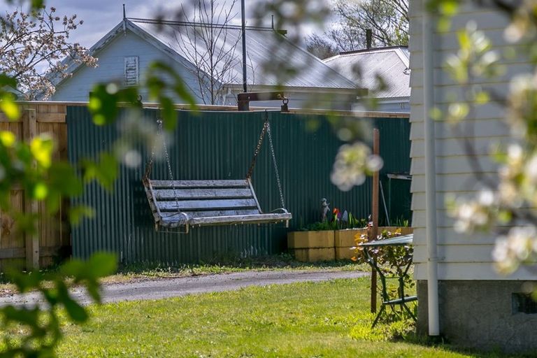 Photo of property in 76 Kuratawhiti Street, Greytown, 5712