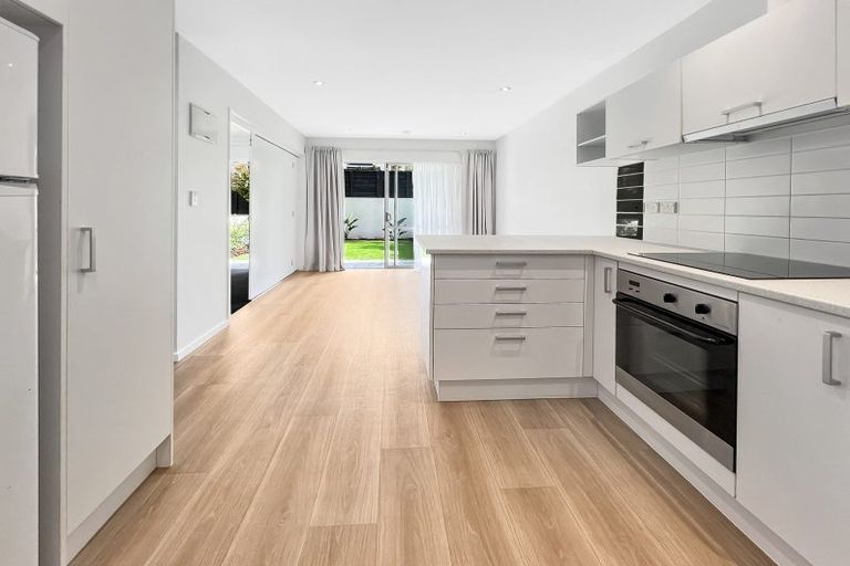 Photo of property in 3a/71 Spencer Road, Oteha, Auckland, 0632