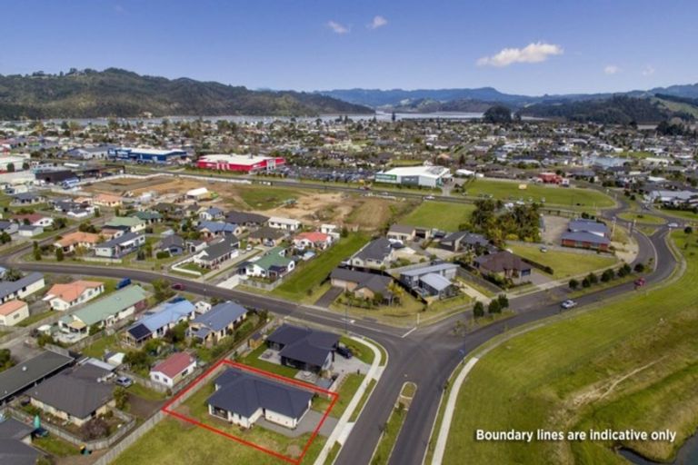 Photo of property in 90 Kupe Drive, Whitianga, 3510