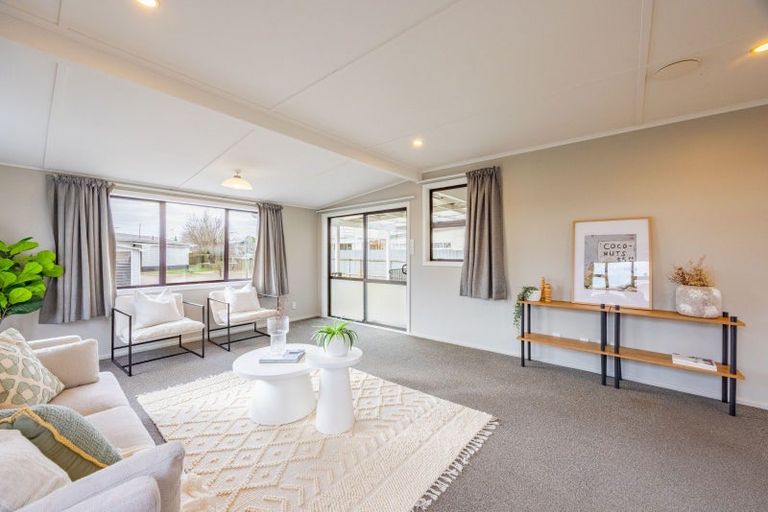 Photo of property in 6 Woburn Street, Waipukurau, 4200