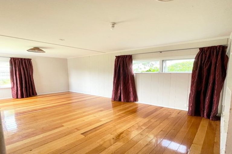 Photo of property in 6 Fairdene Avenue, Henderson, Auckland, 0610