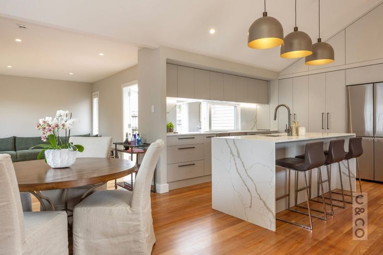 Photo of property in 2 Queen Street, Riverhead, 0820