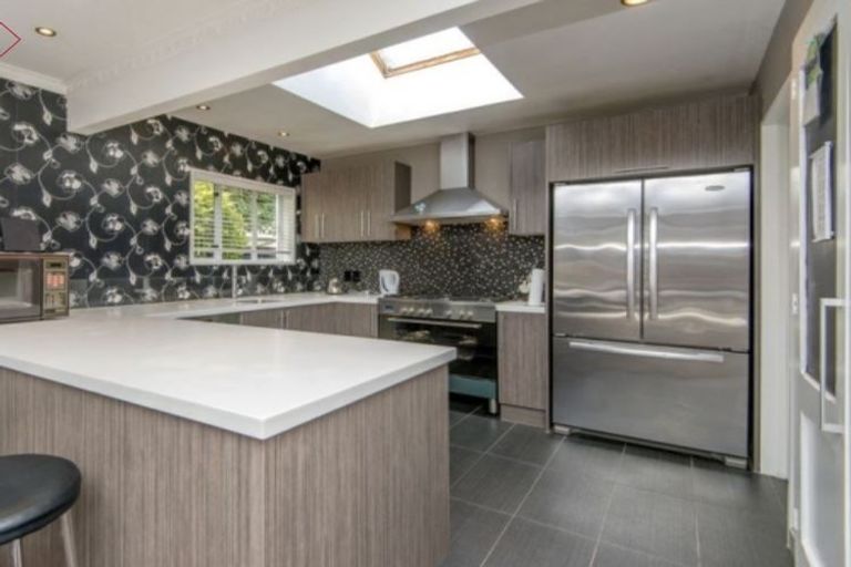 Photo of property in 244 Memorial Avenue, Burnside, Christchurch, 8053