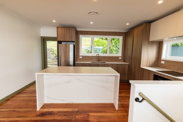 Photo of property in 71 Seatoun Heights Road, Seatoun, Wellington, 6022