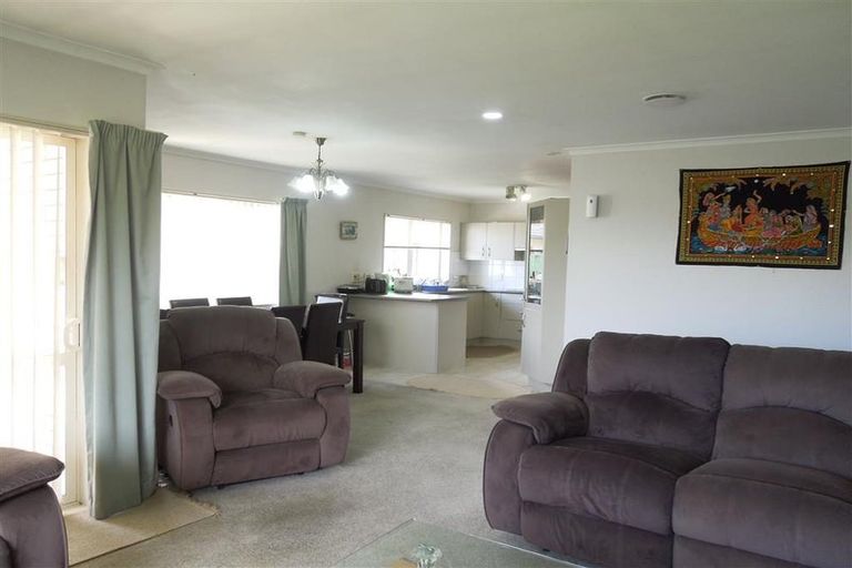 Photo of property in 72 Milson Drive, Papakura, 2110