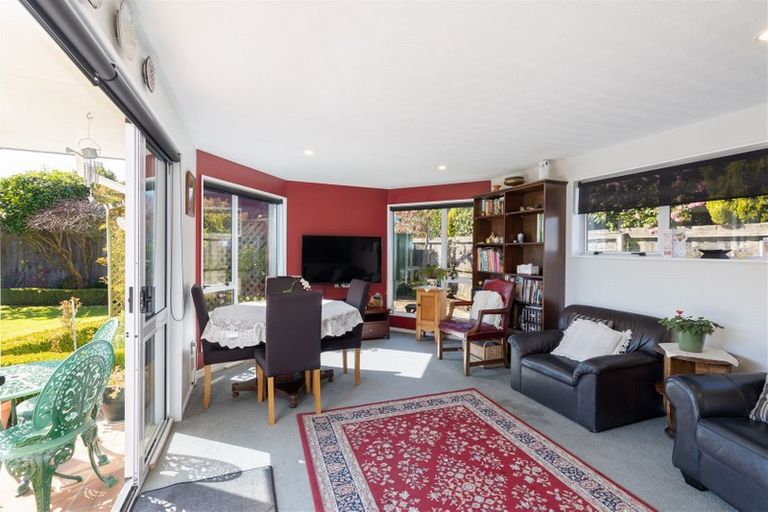 Photo of property in 5 Rubens Place, Burnside, Christchurch, 8053