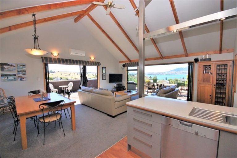Photo of property in 11 Krissell Place, Acacia Bay, Taupo, 3330