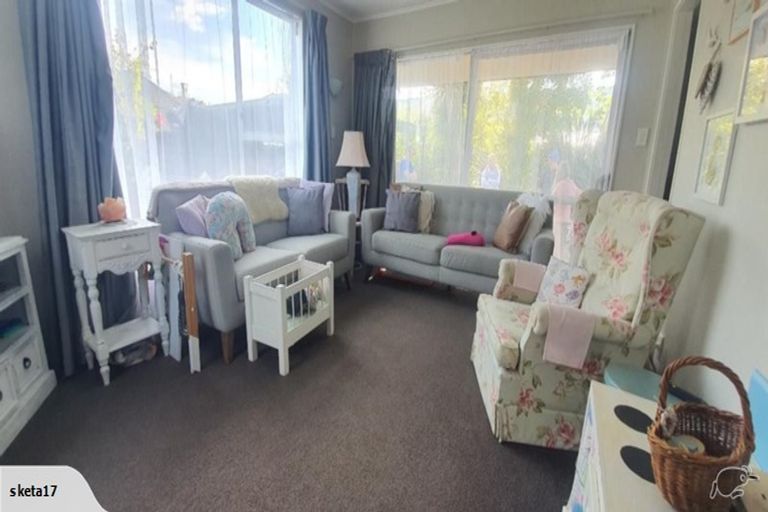 Photo of property in 2/112 Mcleod Street, Elderslea, Upper Hutt, 5018