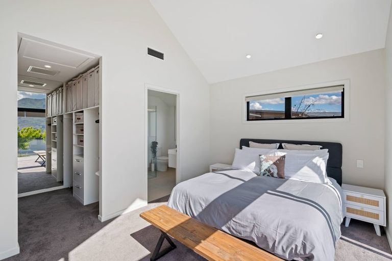 Photo of property in 11 Clutha Place, Wanaka, 9305