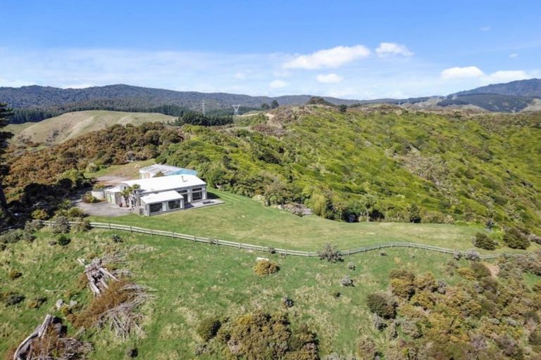 Photo of property in 198-200 Maungakotukutuku Road, Paraparaumu, 5032