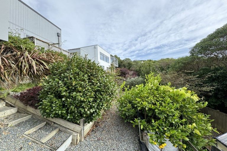 Photo of property in 61 Tamworth Crescent, Newlands, Wellington, 6037