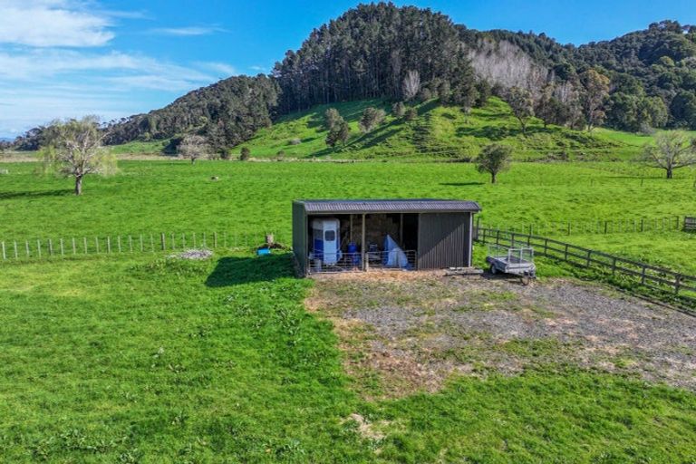 Photo of property in 72 Neavesville Road, Puriri, Thames, 3578