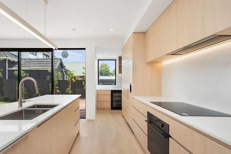 Photo of property in 38a Straven Road, Riccarton, Christchurch, 8011