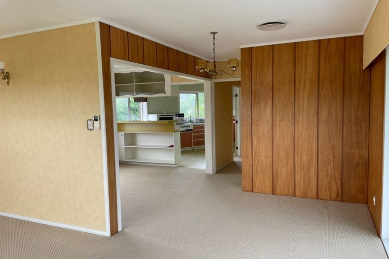 Photo of property in 5 Miltonia Avenue, Te Atatu South, Auckland, 0610