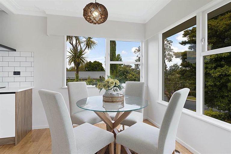 Photo of property in 60 Hilling Street, Titirangi, Auckland, 0604