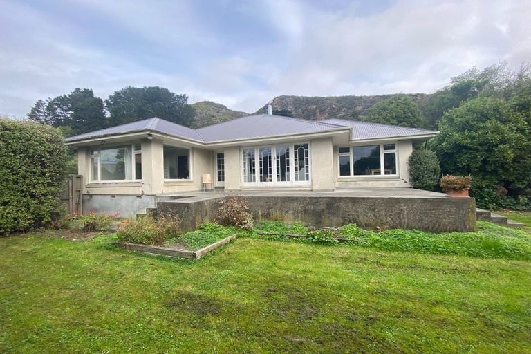 Photo of property in 347 Port Hills Road, Hillsborough, Christchurch, 8022