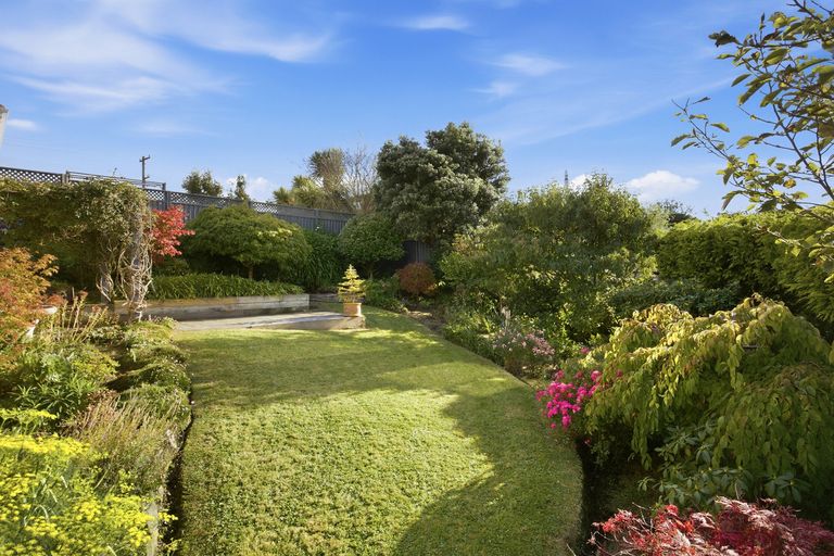 Photo of property in 72 Puketai Street, Andersons Bay, Dunedin, 9013