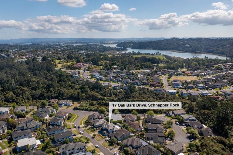 Photo of property in 17 Oak Bark Drive, Schnapper Rock, Auckland, 0632
