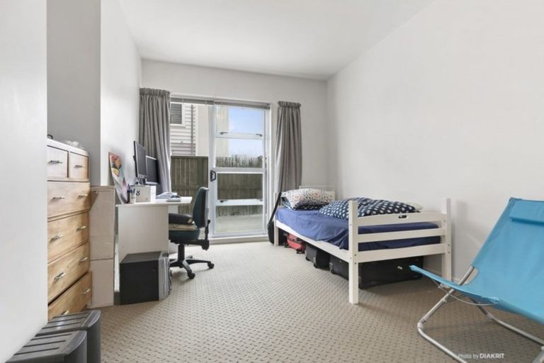 Photo of property in Budget Car Rental, 4/81 Ghuznee Street, Te Aro, Wellington, 6011