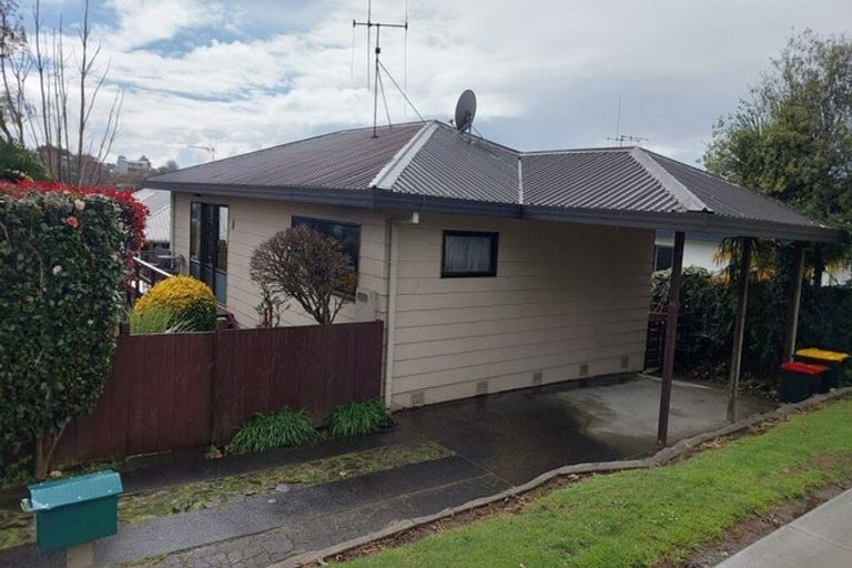 Photo of property in 33 Bellevue Road, Brookfield, Tauranga, 3110