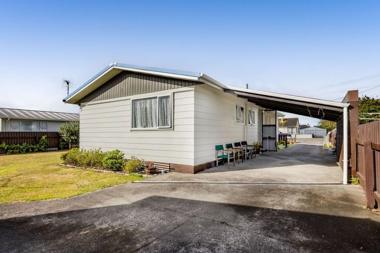 Photo of property in 5 Iredale Road, Hawera, 4610